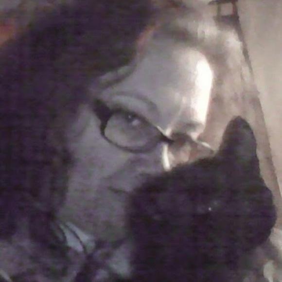 Meet your Posher, Denise - Picture 1 of 1